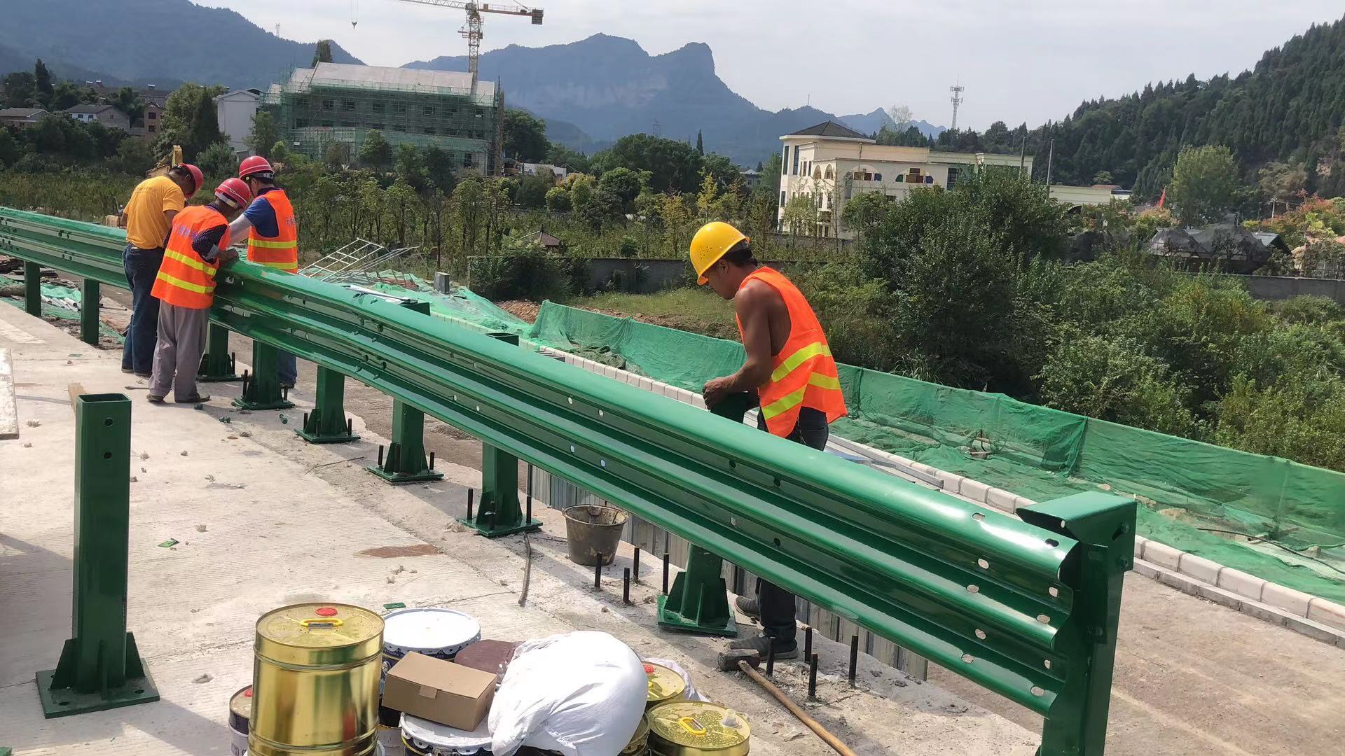 宁海县防撞波形护栏热镀锌波形护栏 - 推荐